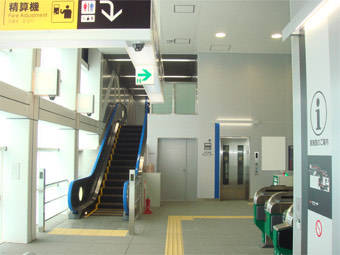 新交通日暮里・舎人線熊野駅前　新築電気設備工事 施工写真4