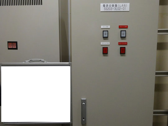 豊洲市場5街区電源切替盤増設工事 施工写真3